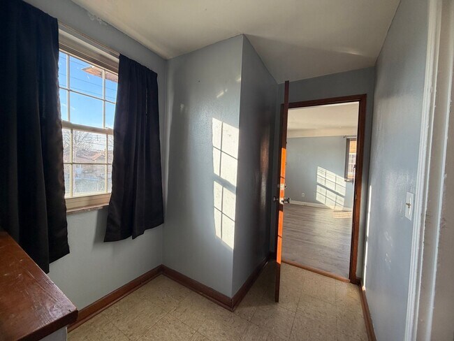 Building Photo - 3440 Robb Ave