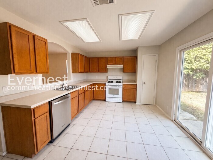 Building Photo - 742 Blair Ave