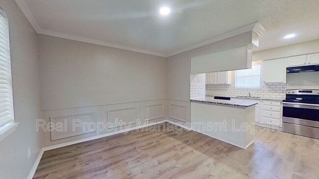 Building Photo - 2902 S Fielder Rd