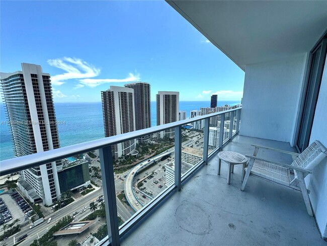 Building Photo - 4010 S Ocean Dr