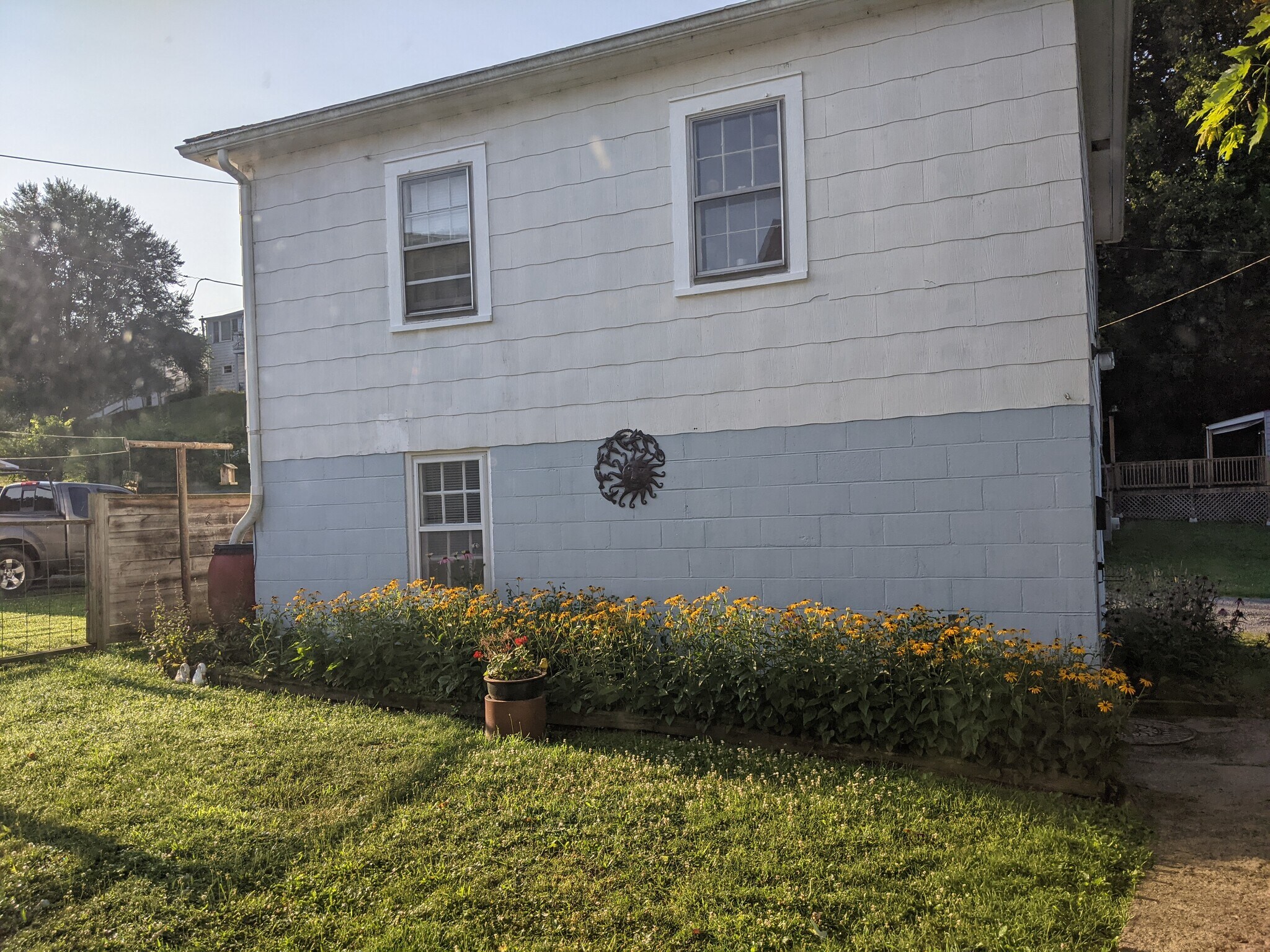 Building Photo - 705 Moon Ln