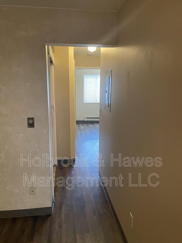 Building Photo - 1209 W Plum St