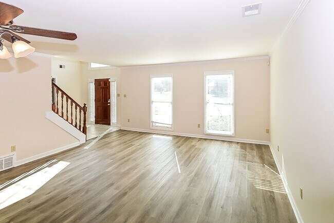 Building Photo - 10338 Ivy Laurel Cove
