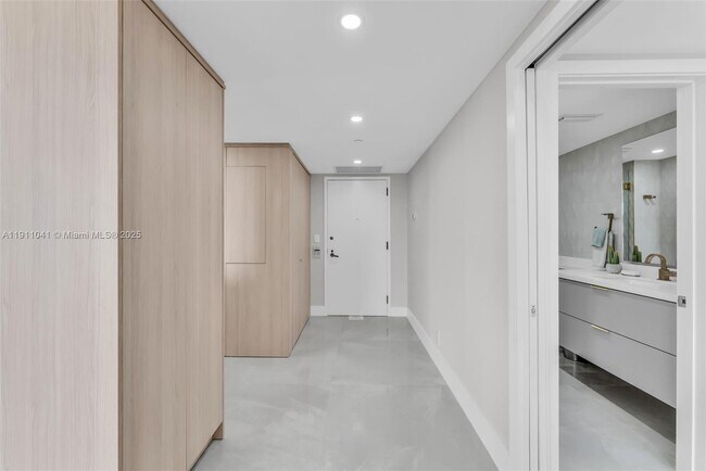 Building Photo - 19707 Turnberry Way