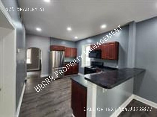 Building Photo - 529 Bradley St