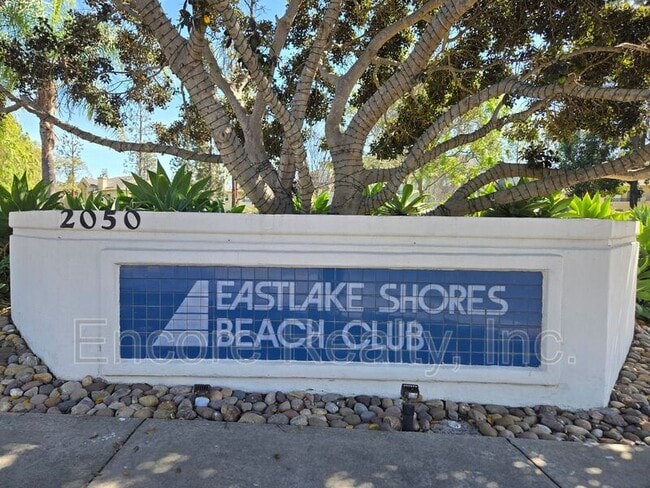 Building Photo - 2093 Waterbury Dr