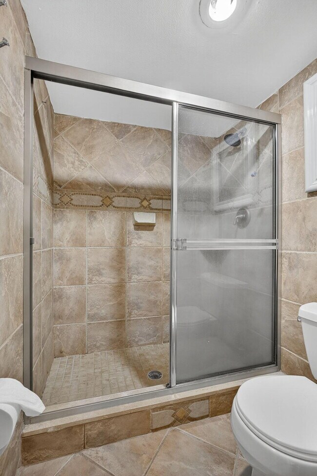 Building Photo - 1590 Forest Lakes Cir