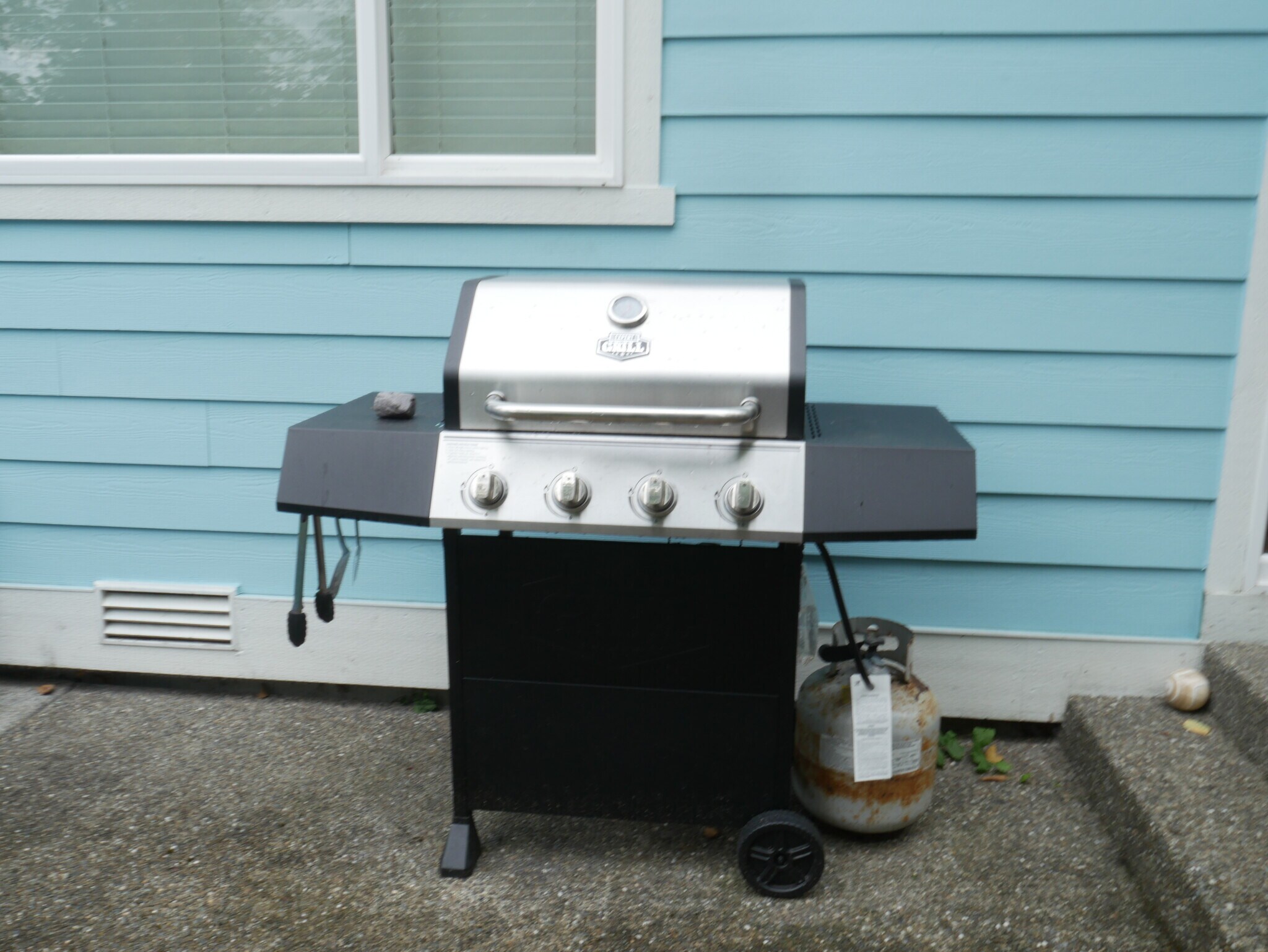 Barbeque Grill - 26115 220th Pl SE