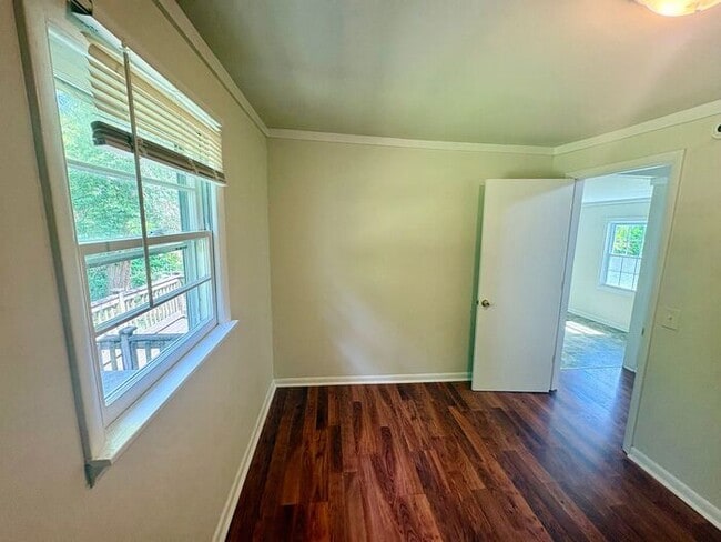 Building Photo - 3 Bed /2.5 Bath East Nash!
