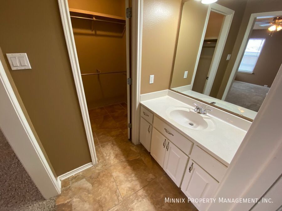 Building Photo - 2530 107th Dr