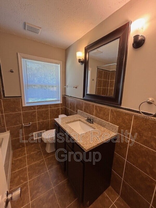 Building Photo - 6613 Manslick Rd