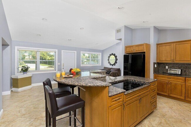 Building Photo - 272 NW 45th St