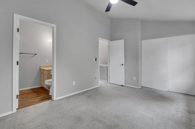 Building Photo - Peaceful Corner Townhome in the Heart of Sumner