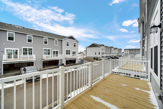 Building Photo - 25712 W Yorkshire Dr