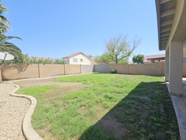 Building Photo - 2018 W Agrarian Hills Dr