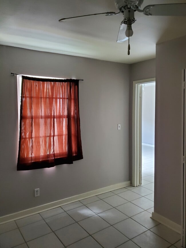 Bedroom picture 4 - 1380 Seaview