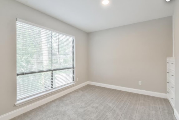 Building Photo - 2119 Woodstream Dr