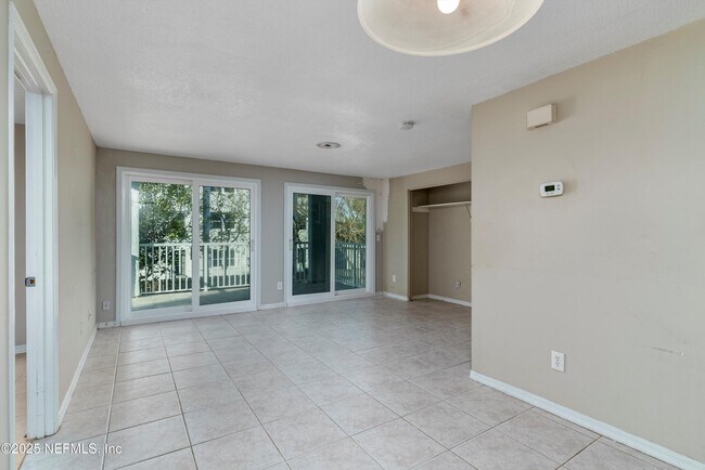 Building Photo - 221 6th St S