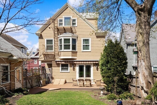 Building Photo - 52 Hillsdale Rd