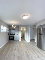 Building Photo - 4920 W 141st St