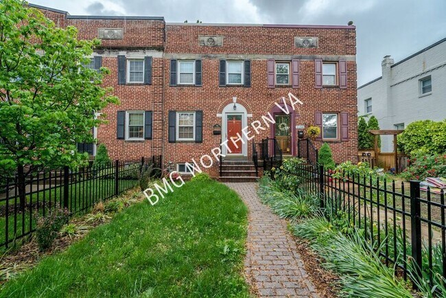 Building Photo - 1132 Powhatan St