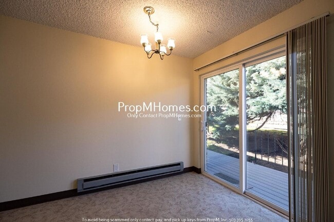 Building Photo - Two Bedroom Escape in the Heart of Oregon City!