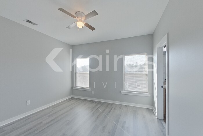 Building Photo - 15 HAWK LN