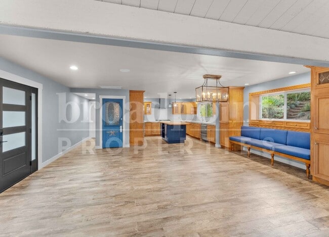 Building Photo - 2113 Sleepy Hollow Rd