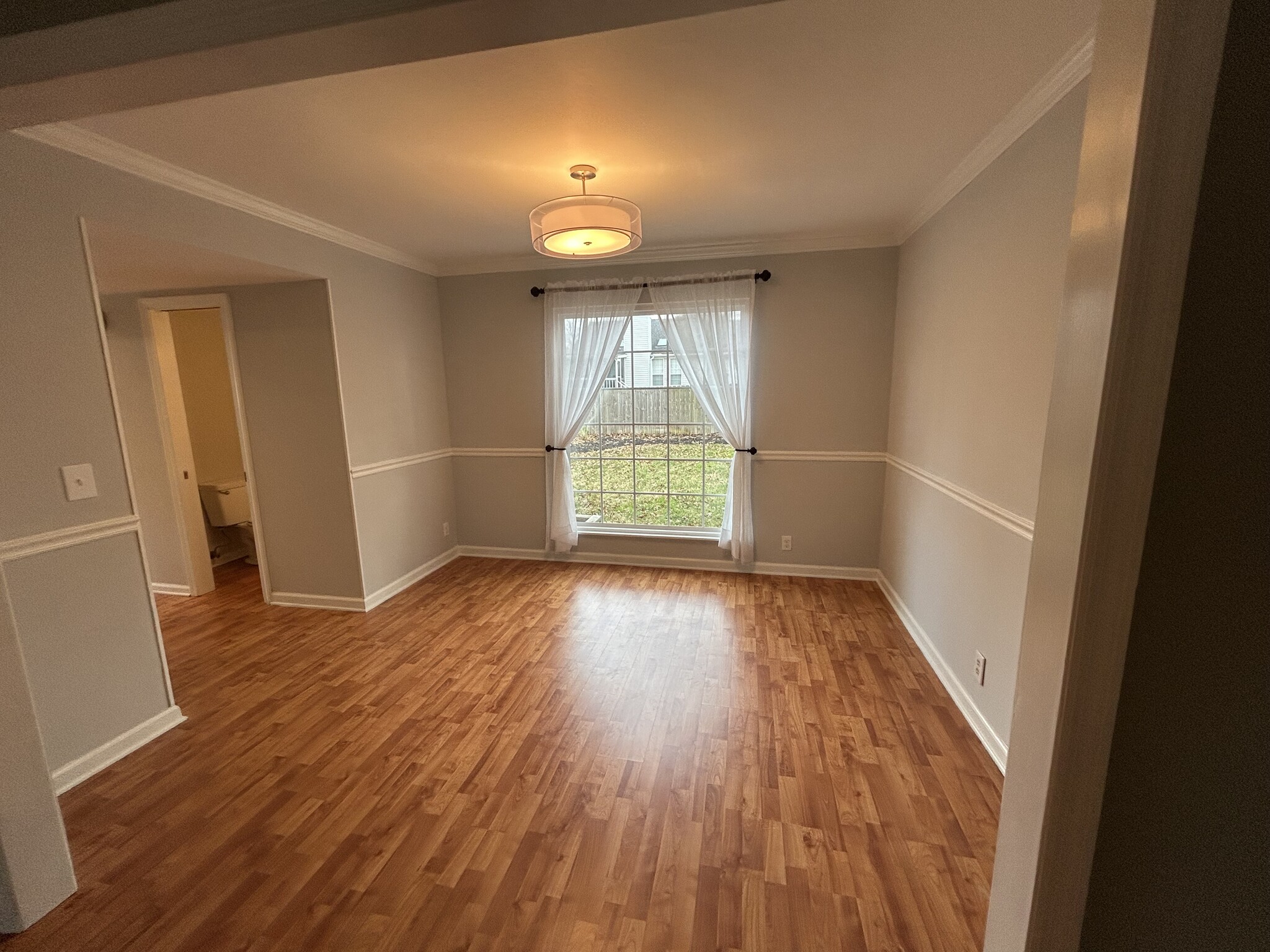 Dining Room - 405 Windsor Ct