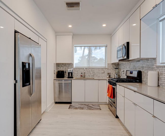 Building Photo - 7528 Buccaneer Ave