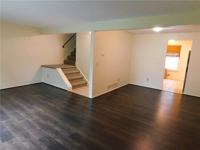 Building Photo - 25 Havenwood