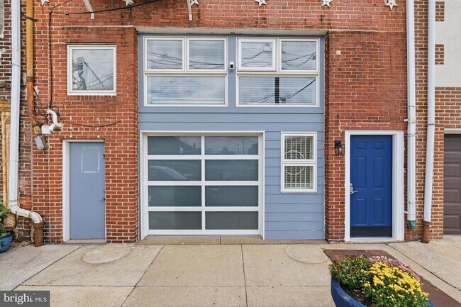 Building Photo - 310 N 13th St
