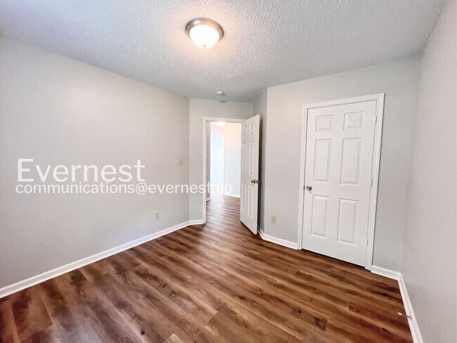 Building Photo - 4588 Lands End Ct SW