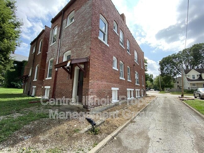 Building Photo - 611 W Jefferson St