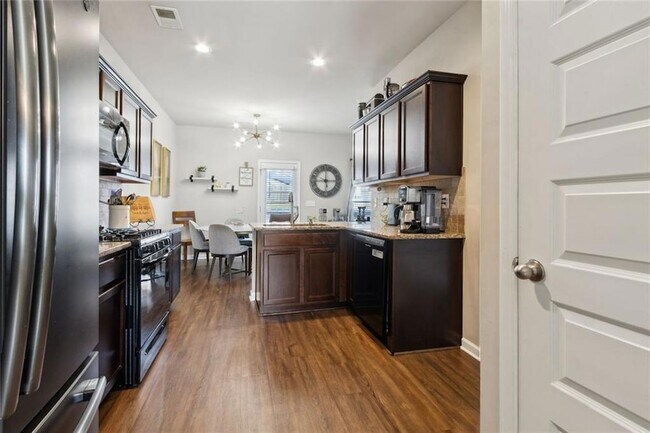 Building Photo - 151 Humphry Ct