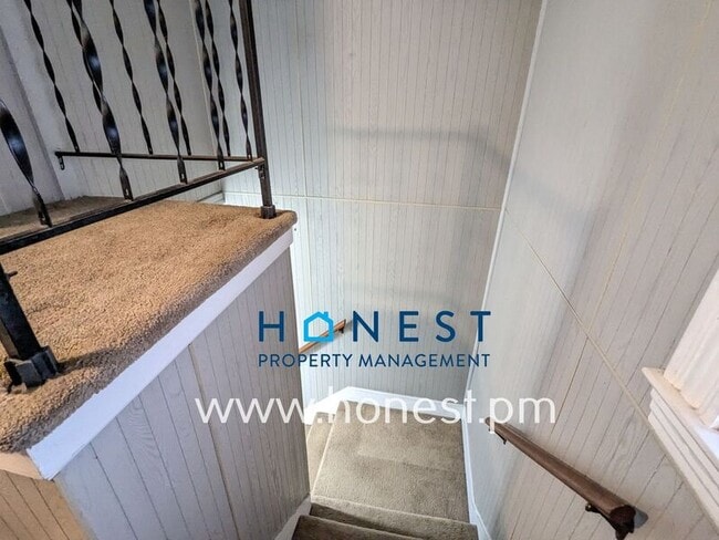 Building Photo - 3 Deeb St