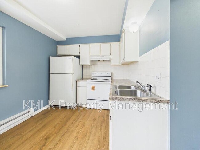 Building Photo - 22 W York St