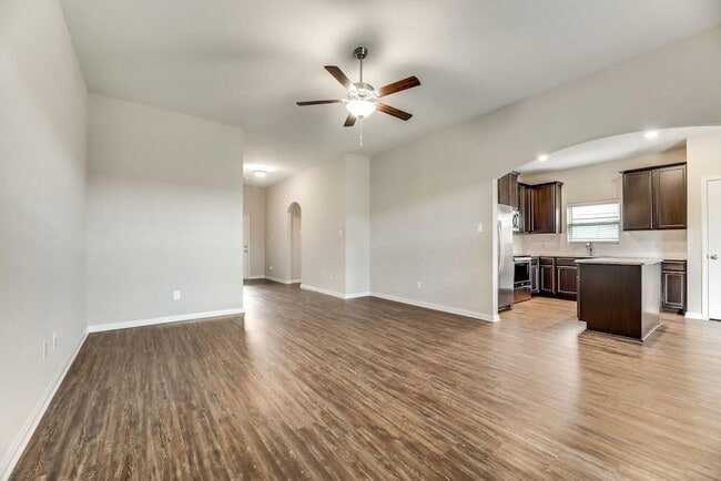 Building Photo - 5500 Persimmon Dr