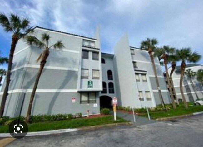 Building Photo - 1750 N Congress Ave