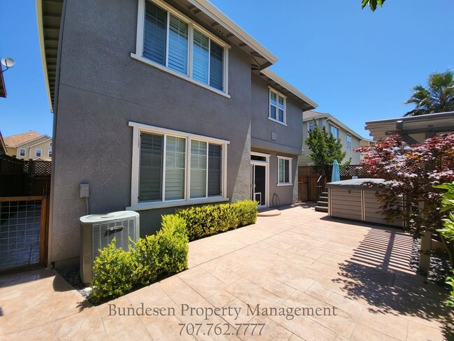 Building Photo - 1727 Southgate Dr