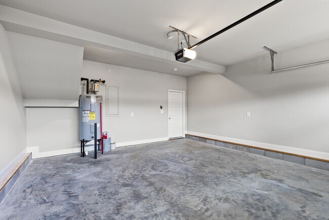 Building Photo - 232 Franklin St