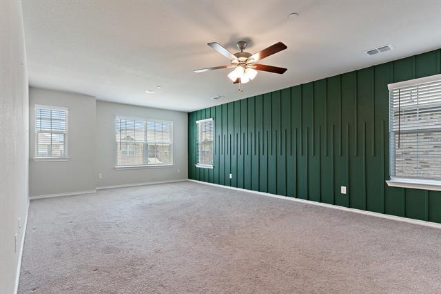 Building Photo - 2833 Bellflower Dr