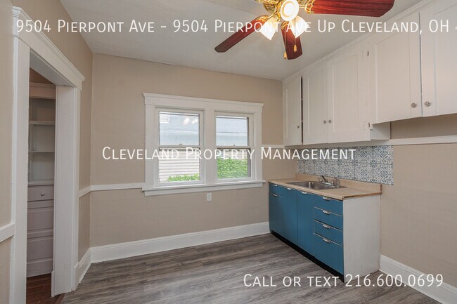 Building Photo - Charming Cleveland Duplex