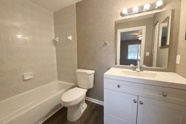 Building Photo - 4014 Jason Rd