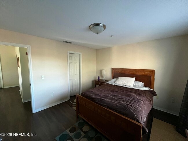 Building Photo - 7800 Point Meadows Dr