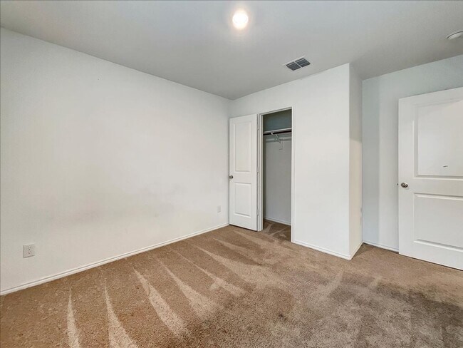 Building Photo - 7509 Jackrabbit Ave