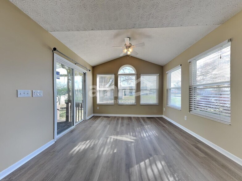 Building Photo - 1255 Arkansas Dr