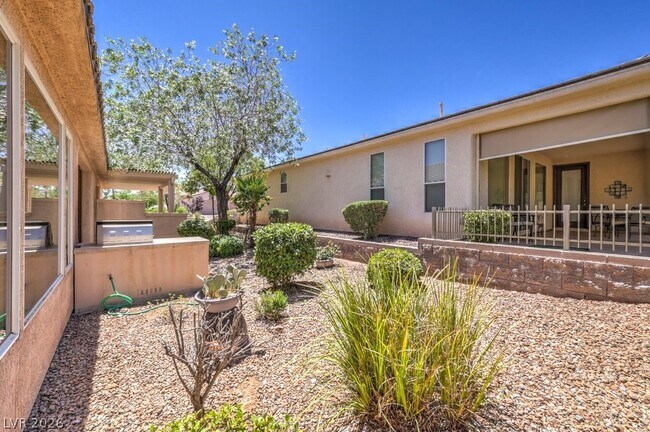 Building Photo - 5389 Progresso St