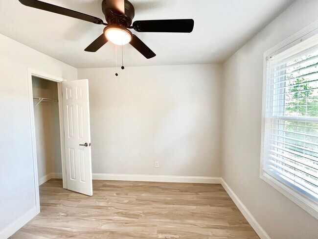 Smallest bedroom - 1340 N Hampton Rd