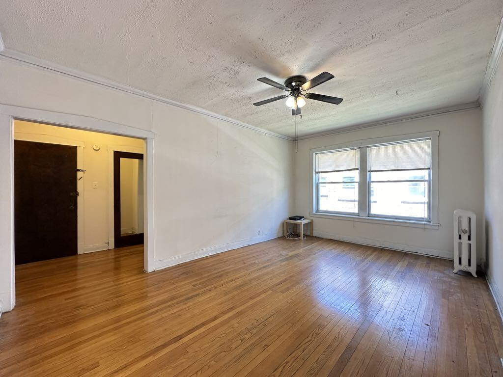 Building Photo - 4402 N Winchester Ave